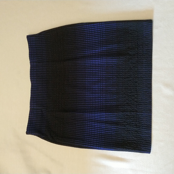 Studio point summer skirt with stunning cobalt blue and black details. Size XL - Picture 2 of 8